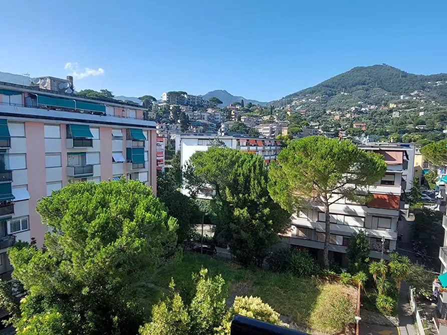 Immagine 9 di Bilocale in vendita  in Via Fratelli Bandiera 3 a Rapallo