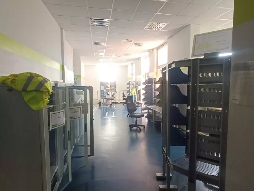 Immagine 10 di Attività artigianale in affitto  in Via Giuseppe Ungaretti 10 a Genova