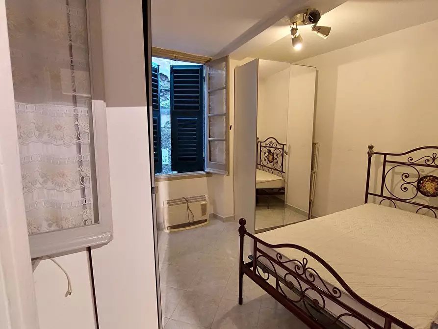 Immagine 5 di Bilocale in vendita  in Vico del Papa 2 a Genova