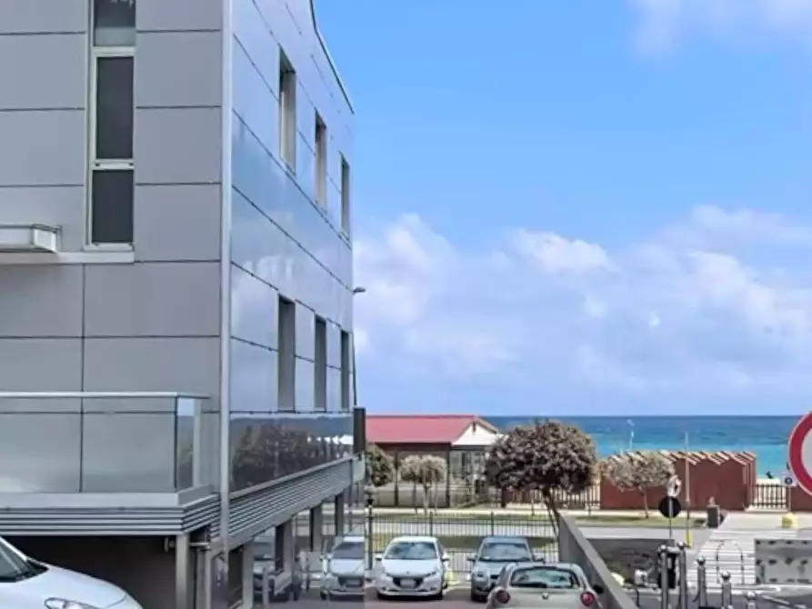 Immagine 3 di Ufficio in affitto  in Strada Statale 1 3 a Vado Ligure