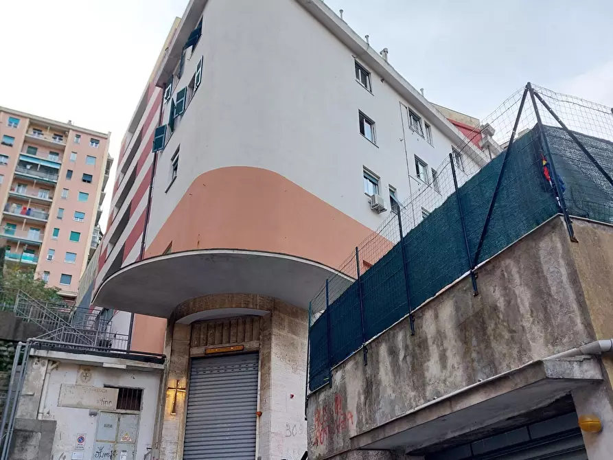 Immagine 39 di Trilocale in vendita  in Passo della Zebra a Genova