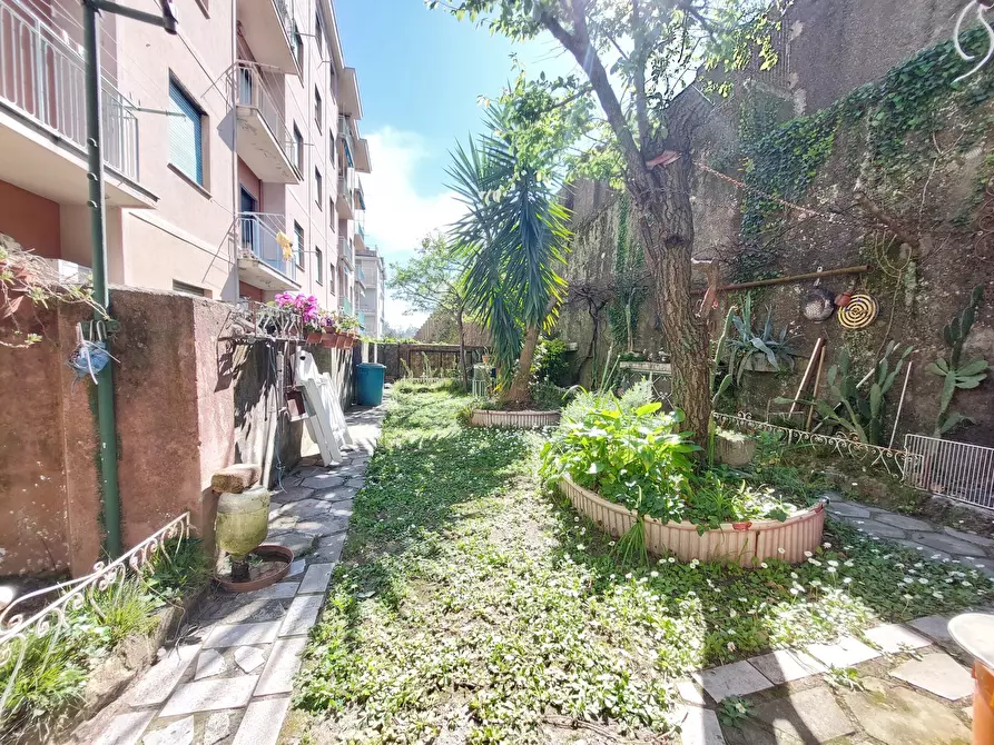 Immagine 1 di Bilocale in vendita  in Via Bartolomeo Carrea a Genova