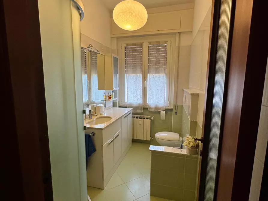 Immagine 9 di Bilocale in vendita  in Viale Enrico Millo a Chiavari