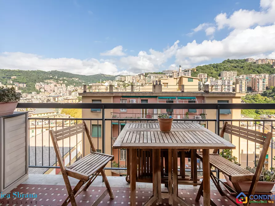 Immagine 1 di Trilocale in vendita  in Via Pietro Fessia 2121 a Genova