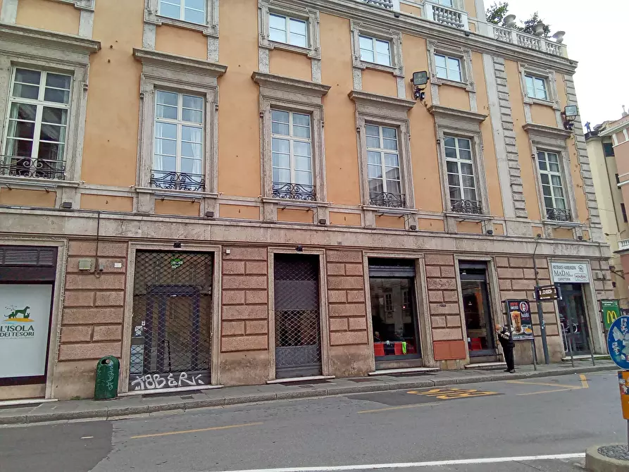Immagine 3 di Locale commerciale in affitto  in Piazza della Nunziata 21 R a Genova