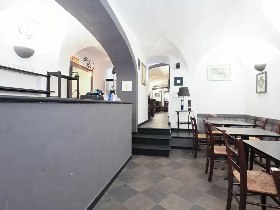 Immagine 3 di Locale commerciale in vendita  in Via di San Bernardo a Genova