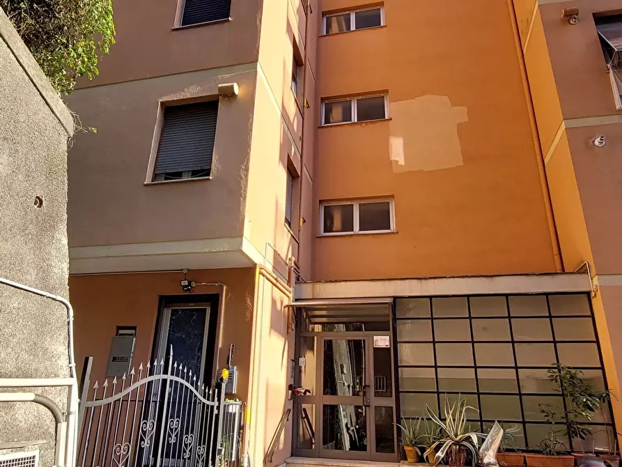 Immagine 29 di Trilocale in vendita  in Via Aurelio Robino a Genova