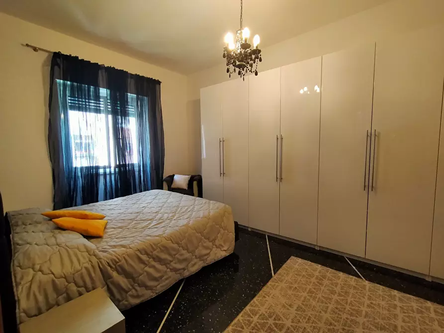 Immagine 24 di Bilocale in vendita  in Via delle Gavette a Genova