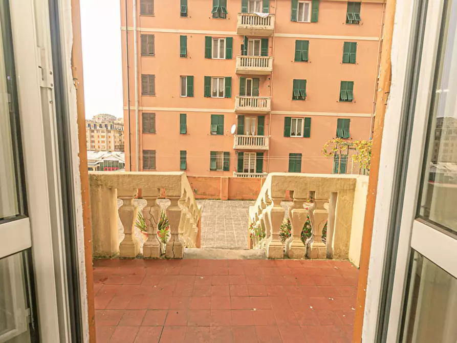 Immagine 28 di Pentalocale in vendita  in Via Benvenuto Cellini 16 a Genova
