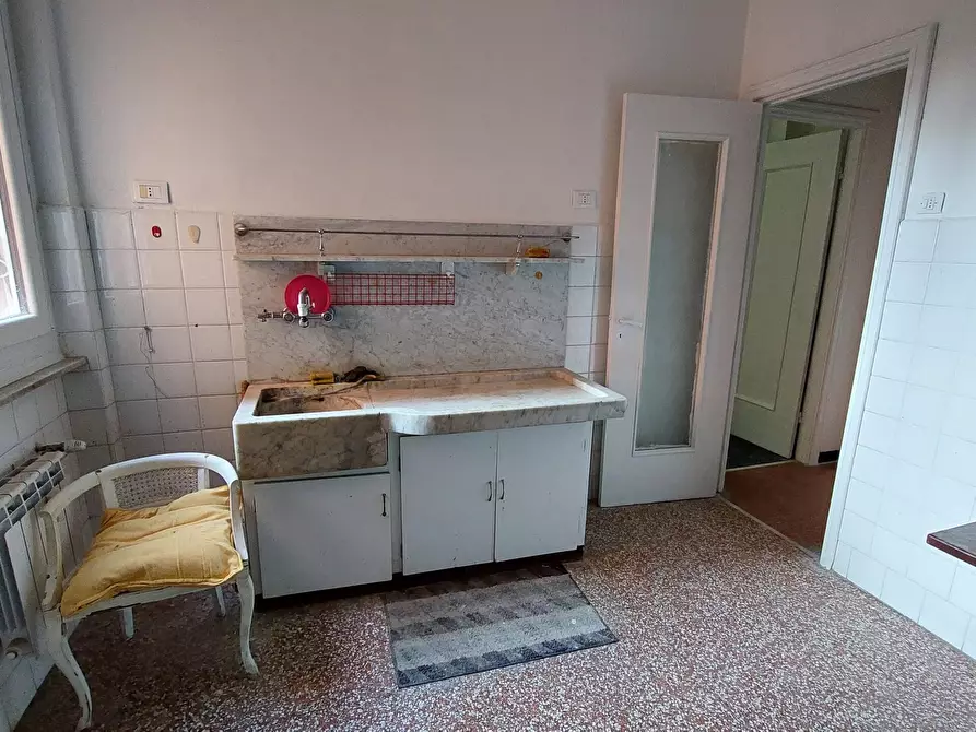 Immagine 12 di Trilocale in vendita  in Via Aurelio Robino a Genova