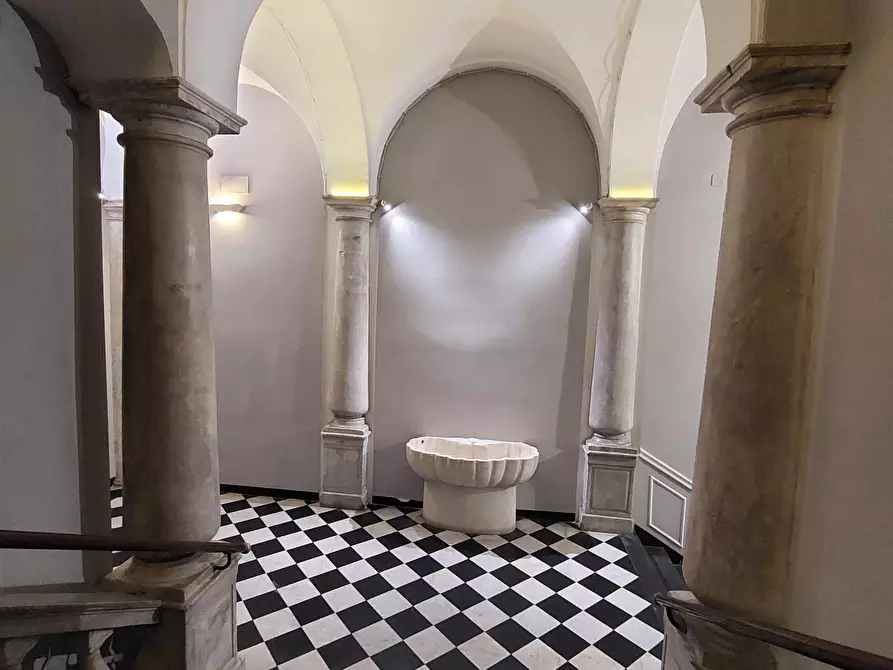 Immagine 30 di Bilocale in vendita  in Via Lomellini a Genova