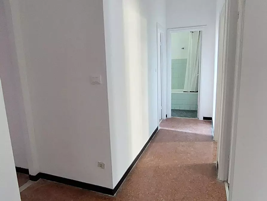 Immagine 8 di Trilocale in vendita  in Via Aurelio Robino a Genova