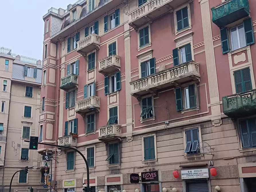 Immagine 40 di Appartamento in vendita  in Via Cornigliano 34 a Genova