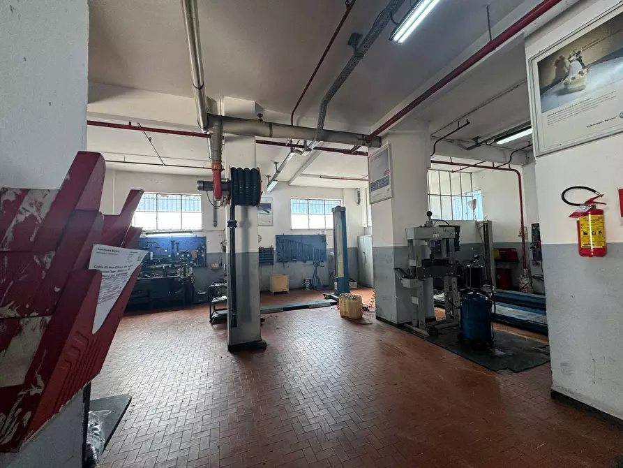 Immagine 3 di Capannone industriale in vendita  in Corso Europa 347 a Genova