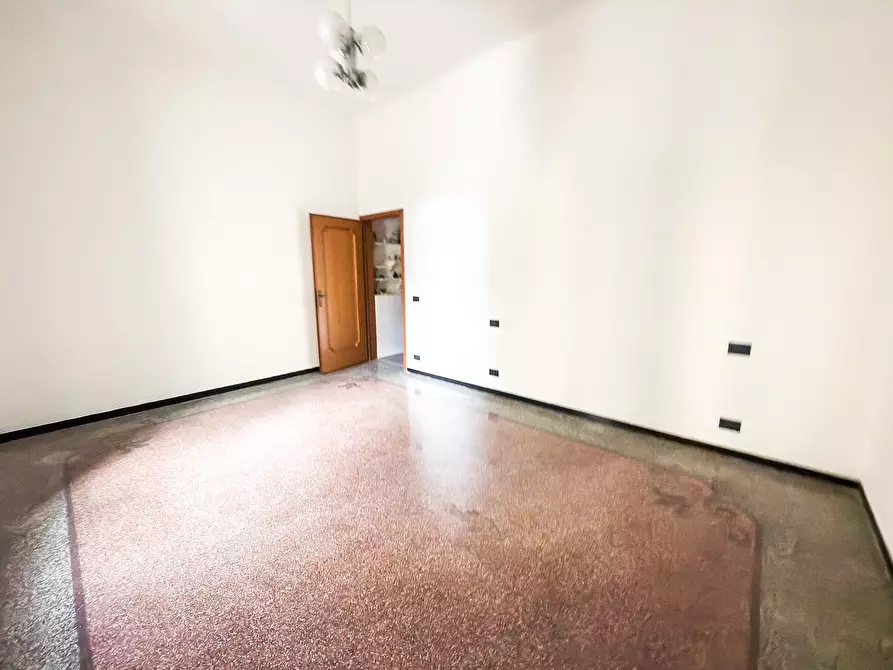 Immagine 18 di Appartamento in vendita  in Via Tortosa a Genova
