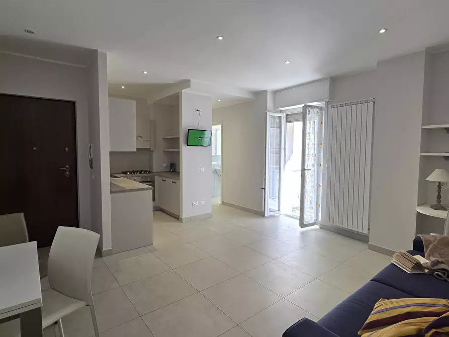 Immagine 4 di Bilocale in affitto  in Via Amerigo Vespucci 9 a Alassio