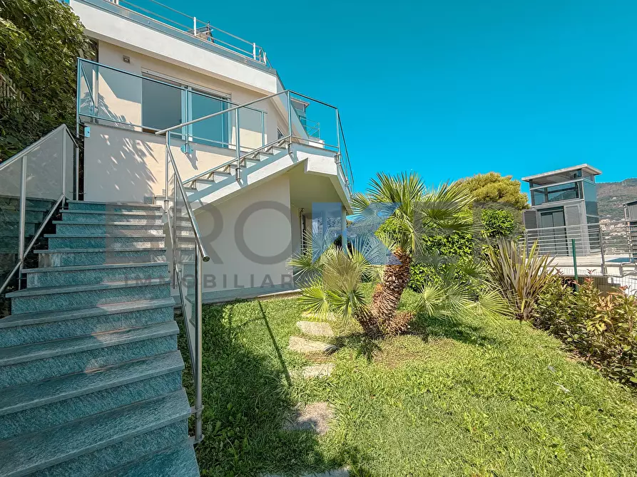 Immagine 35 di Villa in vendita  in Strada Panoramica San Bernardo 116-118 a Alassio