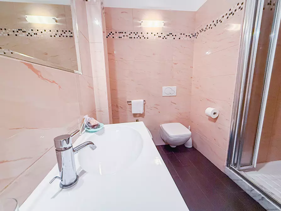 Immagine 17 di Bilocale in vendita  in Via Roma 48 a Alassio