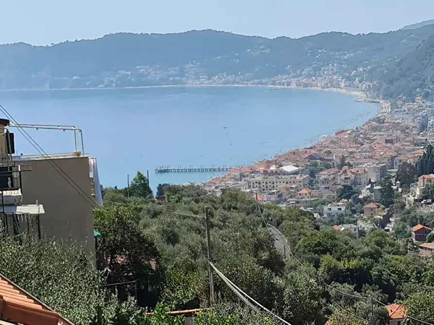 Immagine 1 di Casa indipendente in vendita  in Via Margherita Morteo Ollandini 115 a Alassio