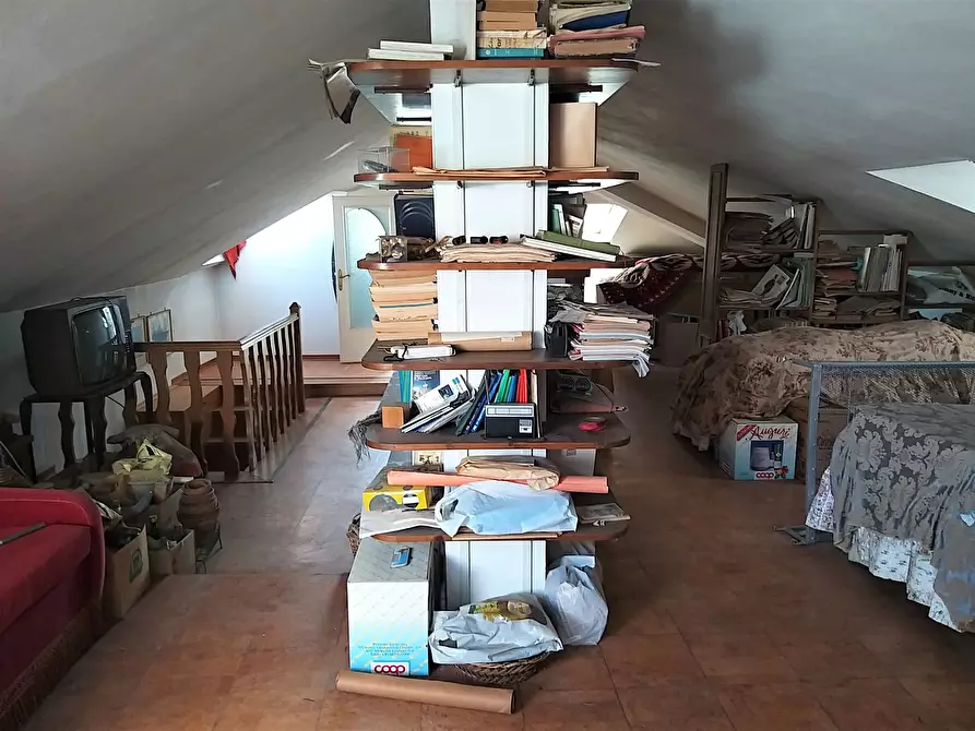 Immagine 20 di Quadrilocale in vendita  in Piazza Cesare Caporali 4 a Castiglione Del Lago