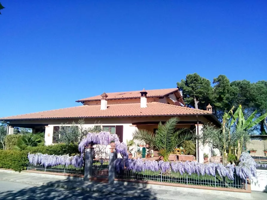 Immagine 55 di Casa bifamiliare in vendita  in Via Milano a Castiglione Del Lago