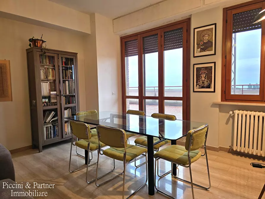 Immagine 11 di Pentalocale in vendita  in Via Frà Bevignate 14 a Perugia