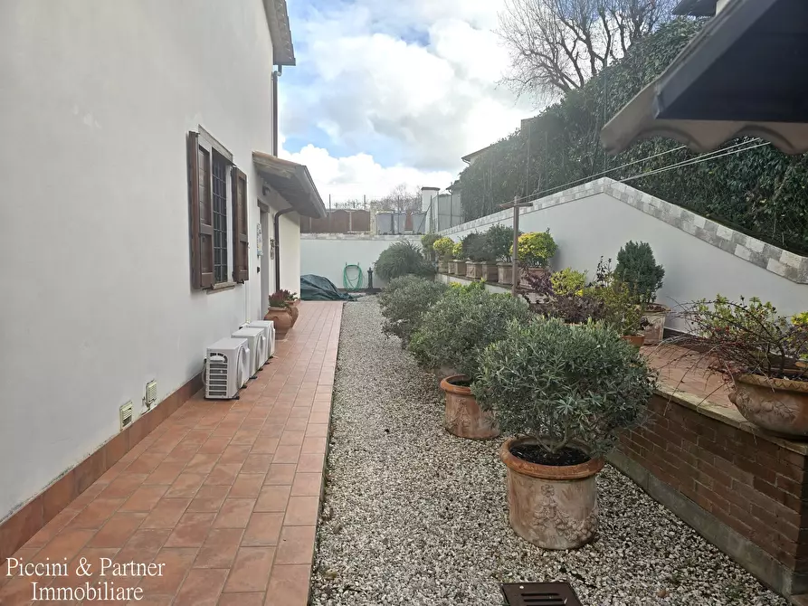Immagine 13 di Villa in vendita  in Strada Tiberina Nord 395 a Perugia