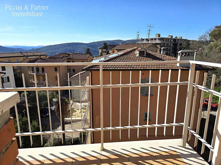 Immagine 16 di Pentalocale in vendita  in Via Beatrice 38 a Perugia