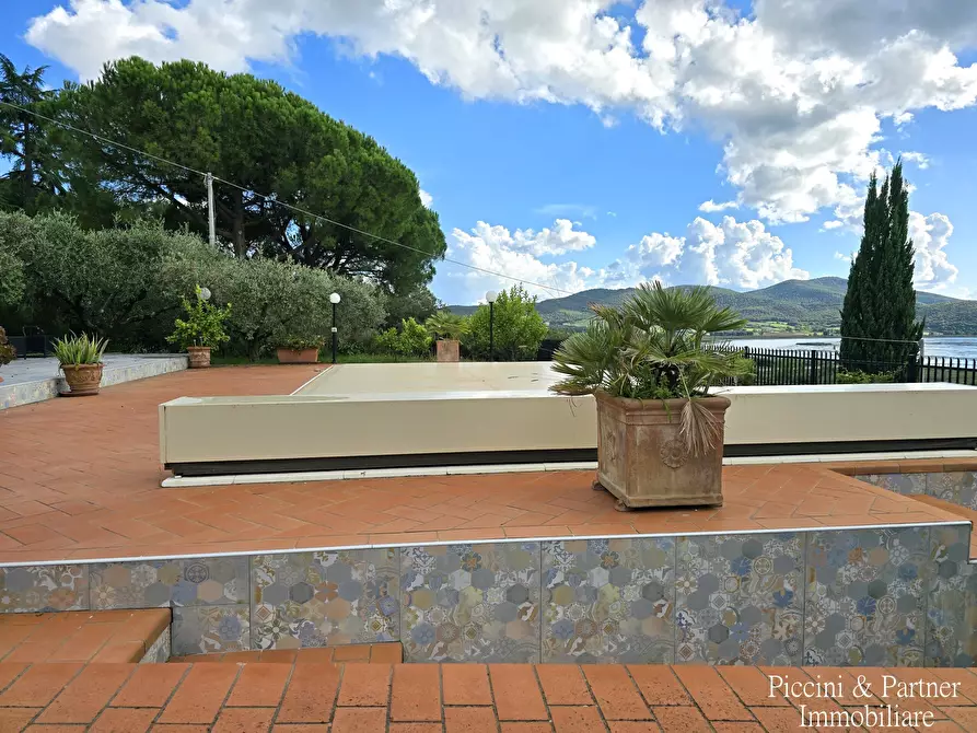 Immagine 79 di Villa in vendita  in Via dei Romani a Magione