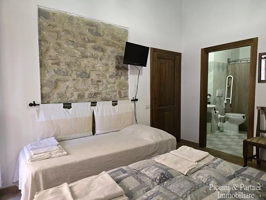 Immagine 38 di Agriturismo in vendita  in S.B.Vecchio a Gubbio