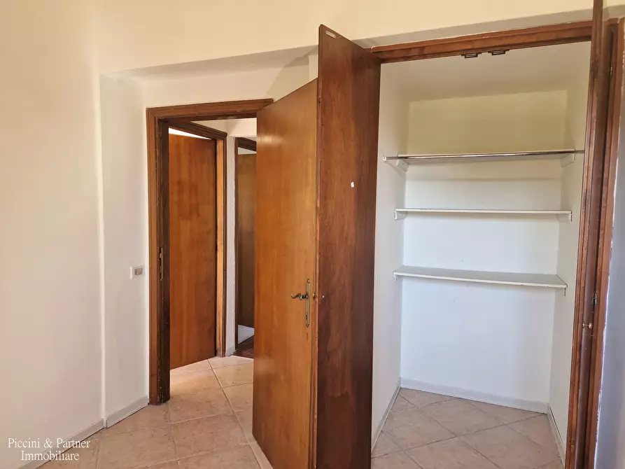 Immagine 45 di Pentalocale in vendita  in Via della Martinella 9A a Passignano Sul Trasimeno