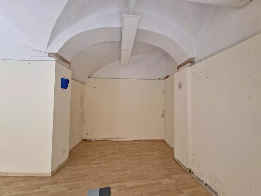 Immagine 8 di Locale commerciale in vendita  in Via del Popolo 2 a Città Di Castello