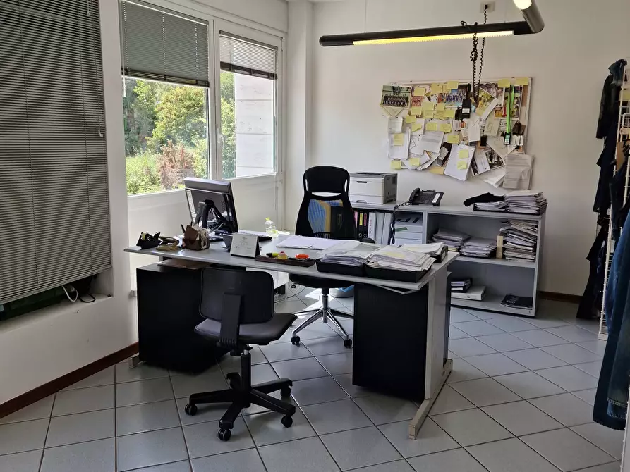 Immagine 16 di Ufficio in vendita  in Via del Macello 31F a Perugia