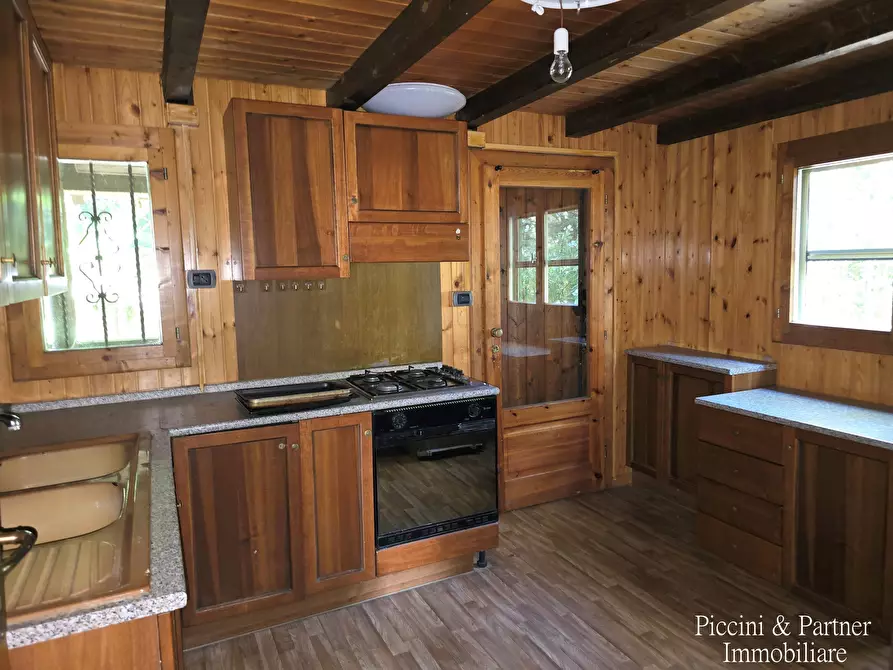 Immagine 37 di Baita in vendita  in Via dei Cespugli 10 a Passignano Sul Trasimeno