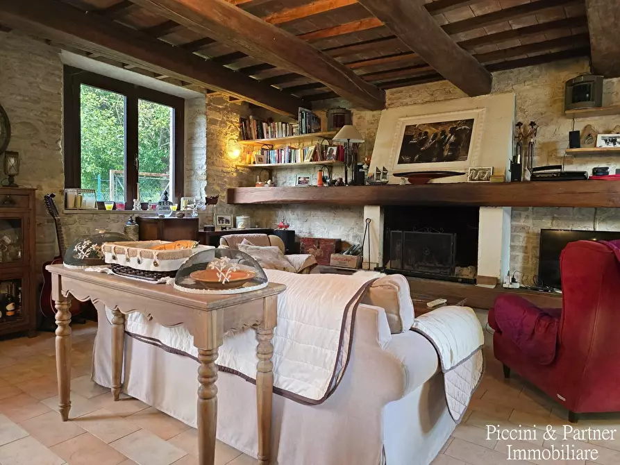 Immagine 33 di Rustico / casale in vendita  in Strada Ponte Resina - Monte Acutello 1 a Perugia