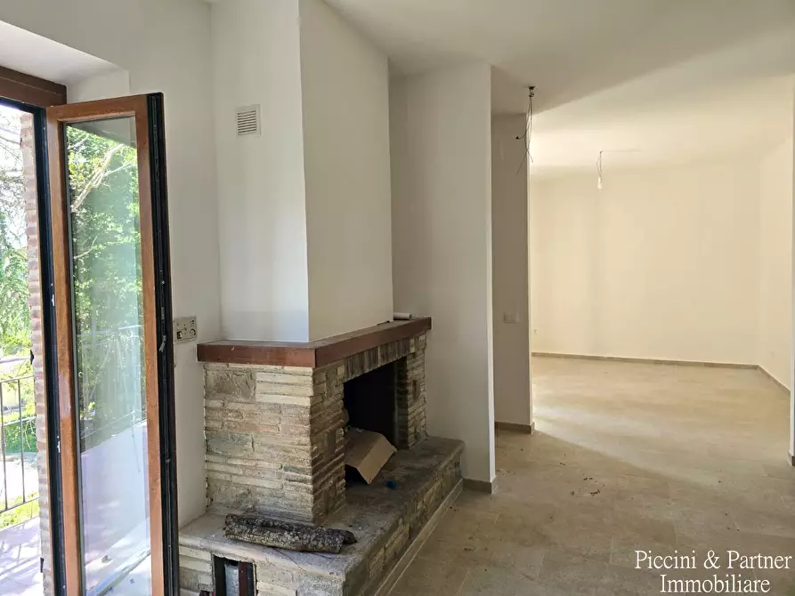 Immagine 8 di Rustico / casale in vendita  a Assisi