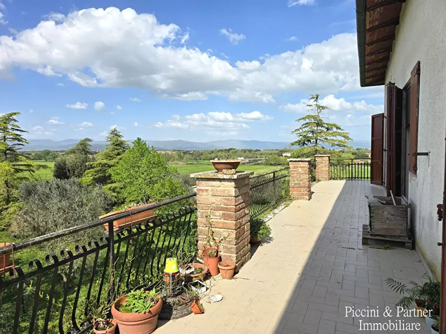 Immagine 46 di Rustico / casale in vendita  in Via Paganico 2 a Castiglione Del Lago