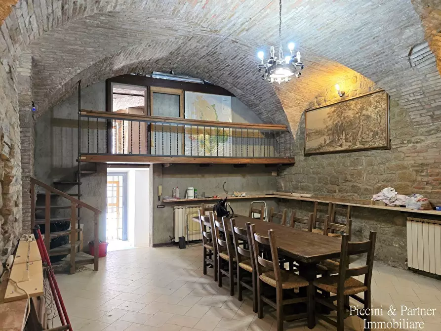 Immagine 8 di Pentalocale in vendita  in Via Imbriani 38 a Perugia