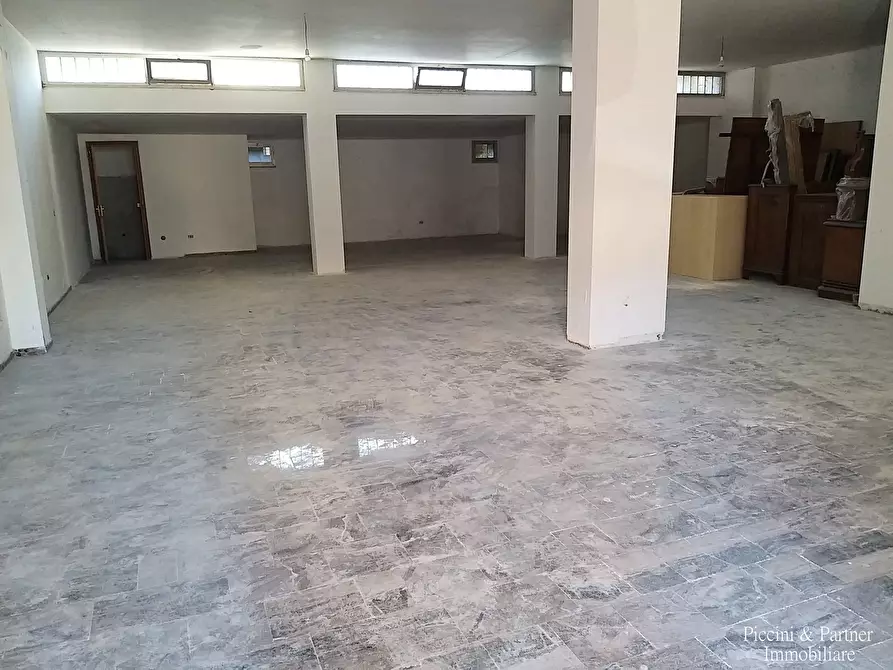 Immagine 2 di Locale commerciale in vendita  in Via delle Ghiande 124 a Perugia