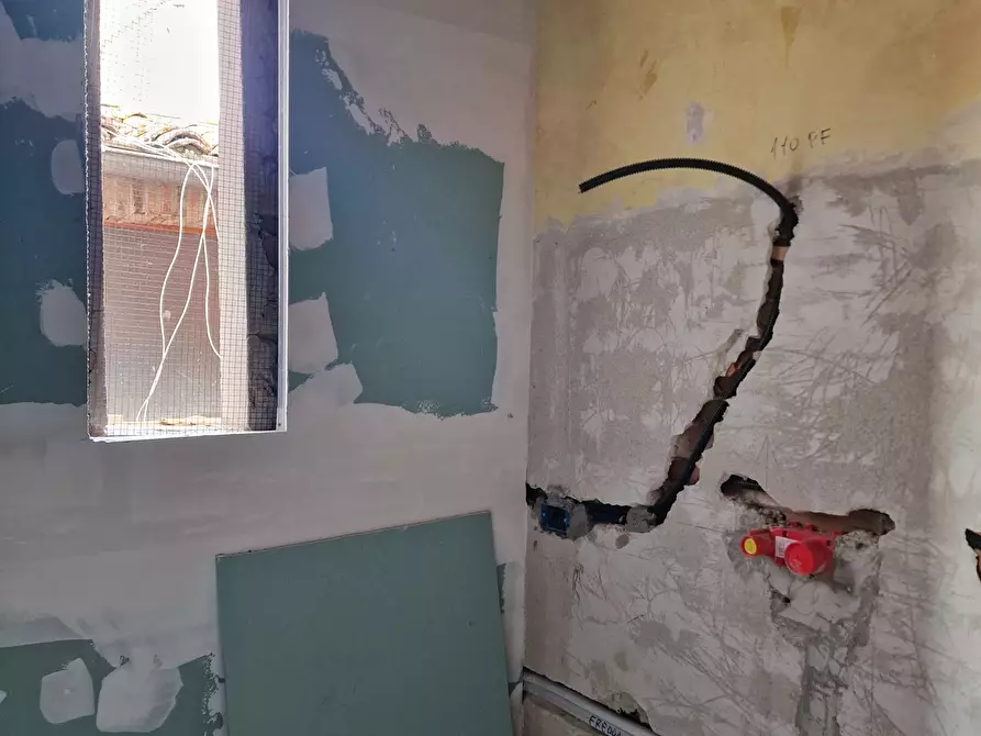 Immagine 24 di Trilocale in vendita  in Via Camillo Benso Conte di Cavour 73 a Torrita Di Siena