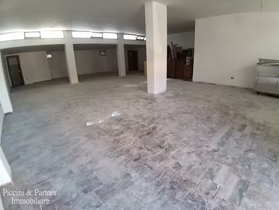 Immagine 4 di Locale commerciale in vendita  in Via delle Ghiande 124 a Perugia