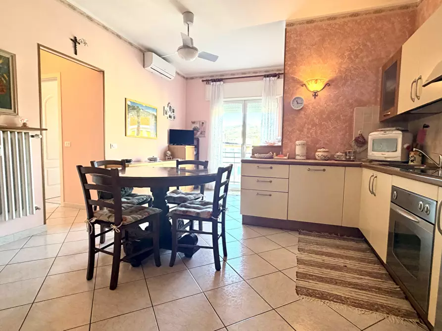 Immagine 4 di Appartamento in vendita  in Corso Europa 41 a Diano Marina