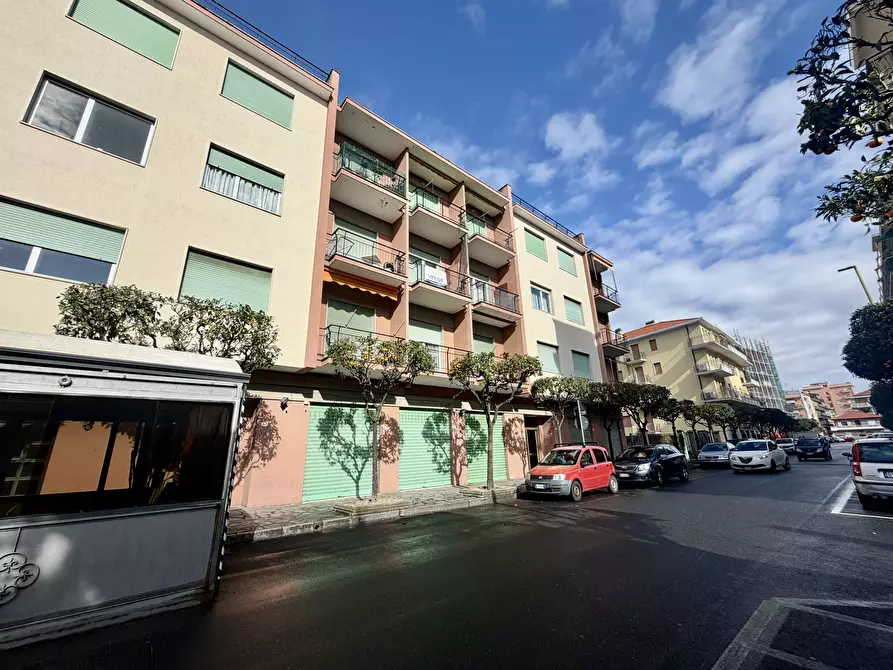 Immagine 2 di Quadrilocale in vendita  in Corso Europa 38 a Diano Marina
