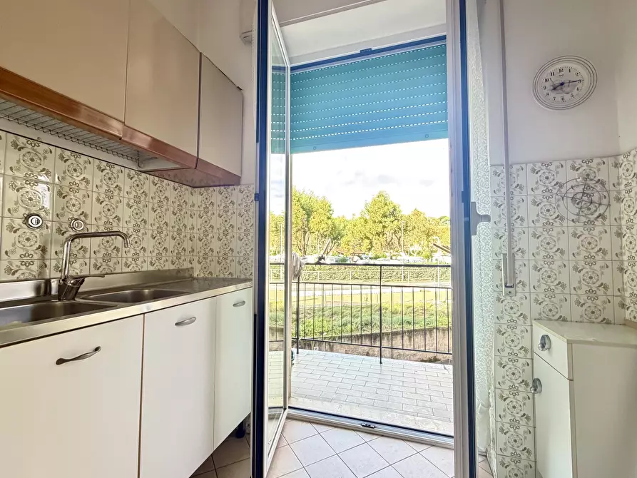 Immagine 12 di Quadrilocale in vendita  in Corso Europa 38 a Diano Marina