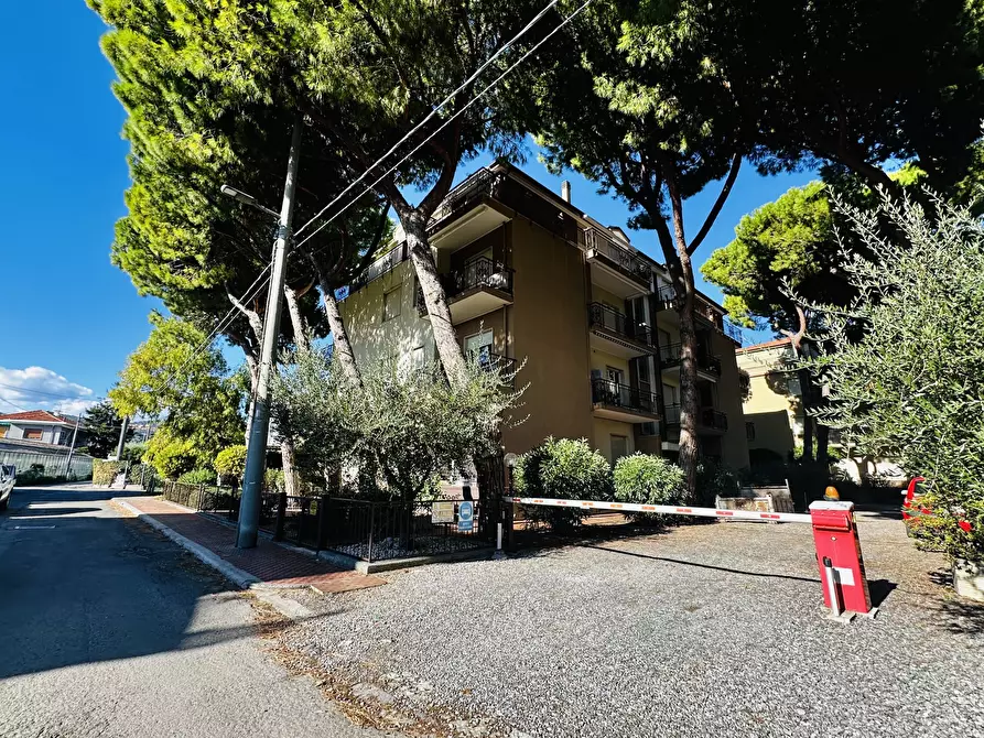 Immagine 2 di Bilocale in vendita  in via Giaiette 54 a Diano Marina
