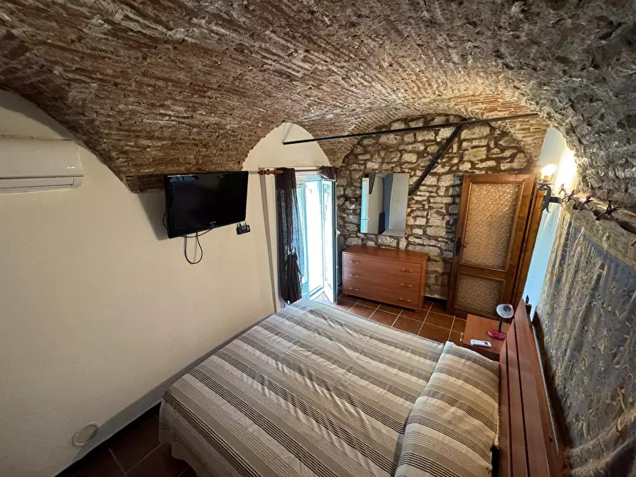 Immagine 16 di Bilocale in vendita  in Via Armando Diaz 2 a Imperia