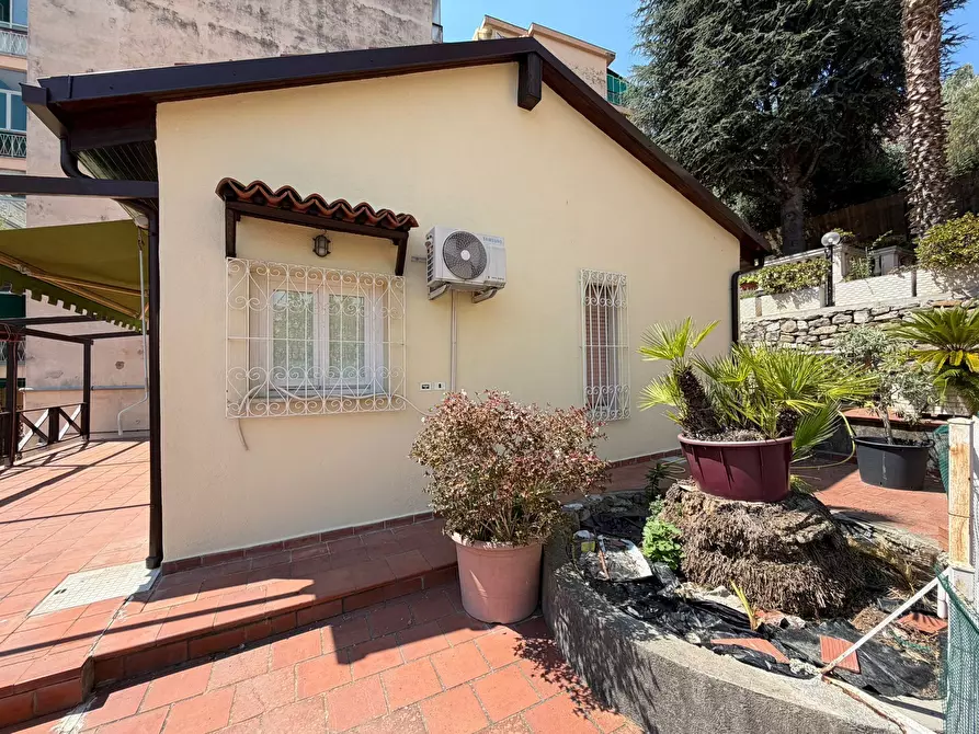 Immagine 10 di Casa bifamiliare in vendita  in Strada San Martino 59 a San Remo