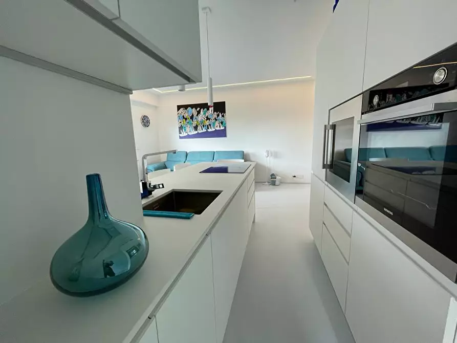 Immagine 12 di Trilocale in vendita  in Corso Giuseppe Mazzini 181 a San Remo