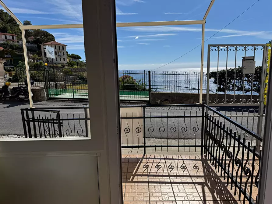 Immagine 4 di Bilocale in vendita  in Via Val D'Olivi 379 a San Remo