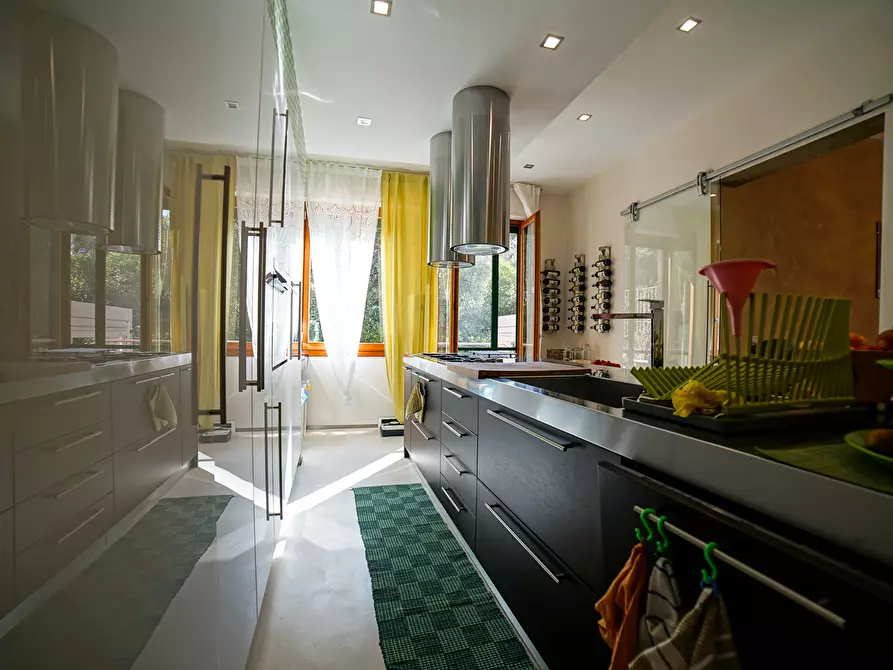 Immagine 19 di Villa in vendita  in Corso Giuseppe Mazzini 173 a San Remo